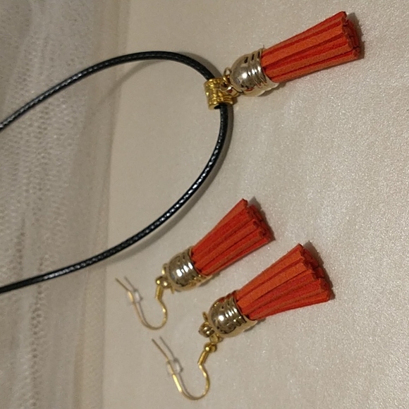 Salmon Color Tassel Set! - Picture 2 of 8